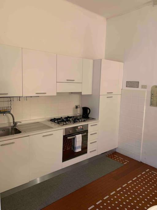 Apartamento Accogliente Trilocale In Gran Madre Turín Exterior foto