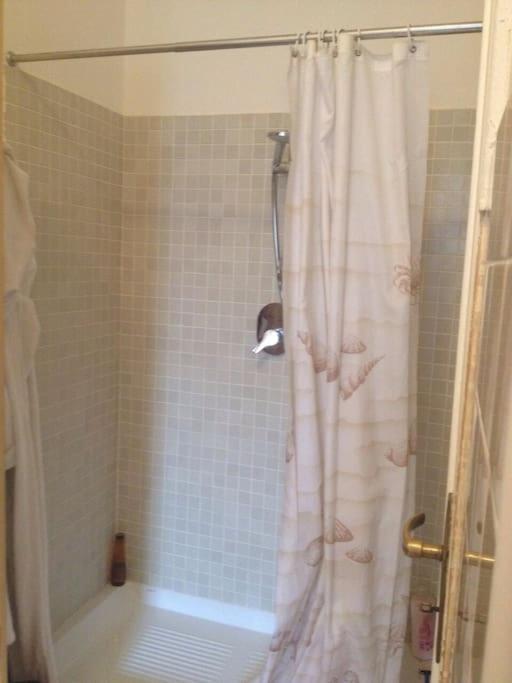 Apartamento Accogliente Trilocale In Gran Madre Turín Exterior foto